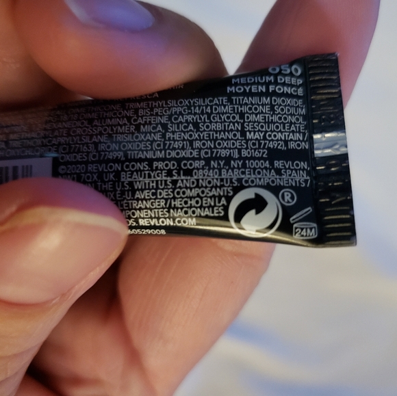 Revlon ColorStay Skin Awaken 5-in-1 Concealer, Lightweight, Creamy Longlasting - Picture 7 of 7